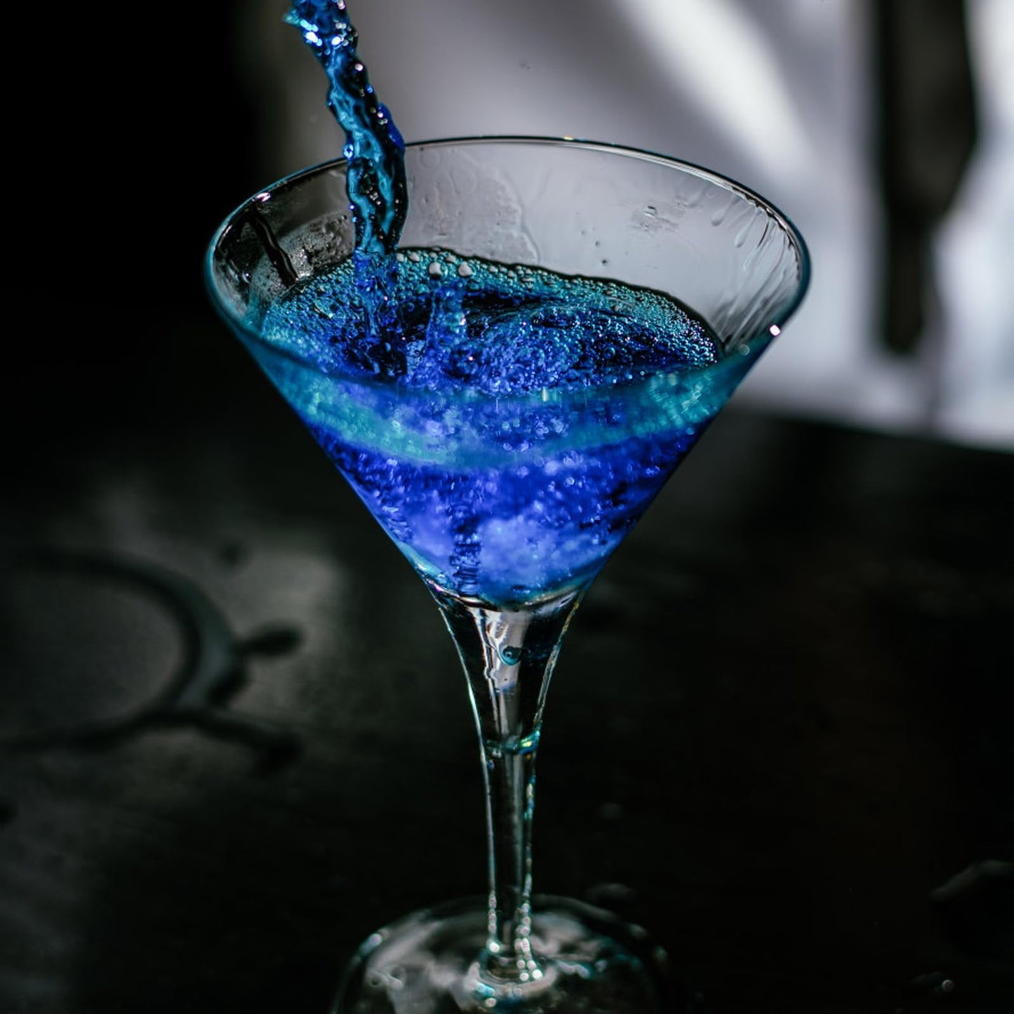 Baalaka Martini Glasses Set of 2, Coupe Glasses, Hand Blown Premium Martini Glasses, Perfect for Cocktails, Martinis, Margaritas, Parties, Catering Boxes and Gifts(8 OZ/240ML)